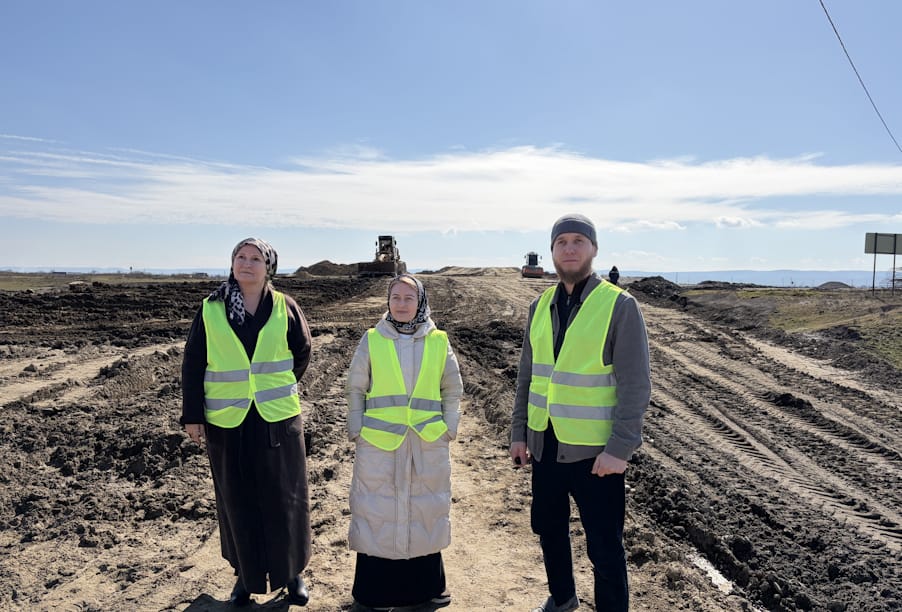 Общественники проверили ход строительства моста через реку Терек в Чеченской Республике